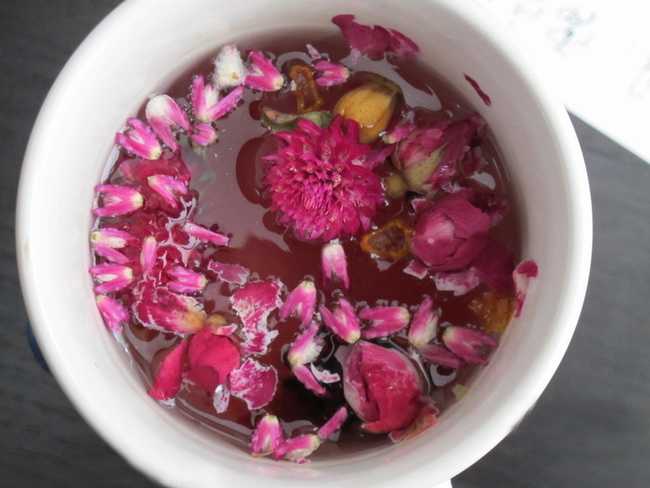 喝玫瑰花茶有哪些禁忌？茶的功效与作用