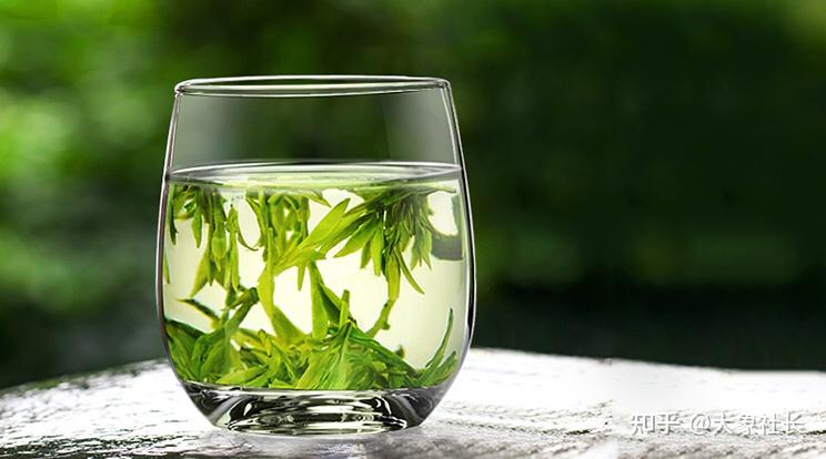 绿茶知多少会问到，绿茶到底冲泡多少分钟合适呢？