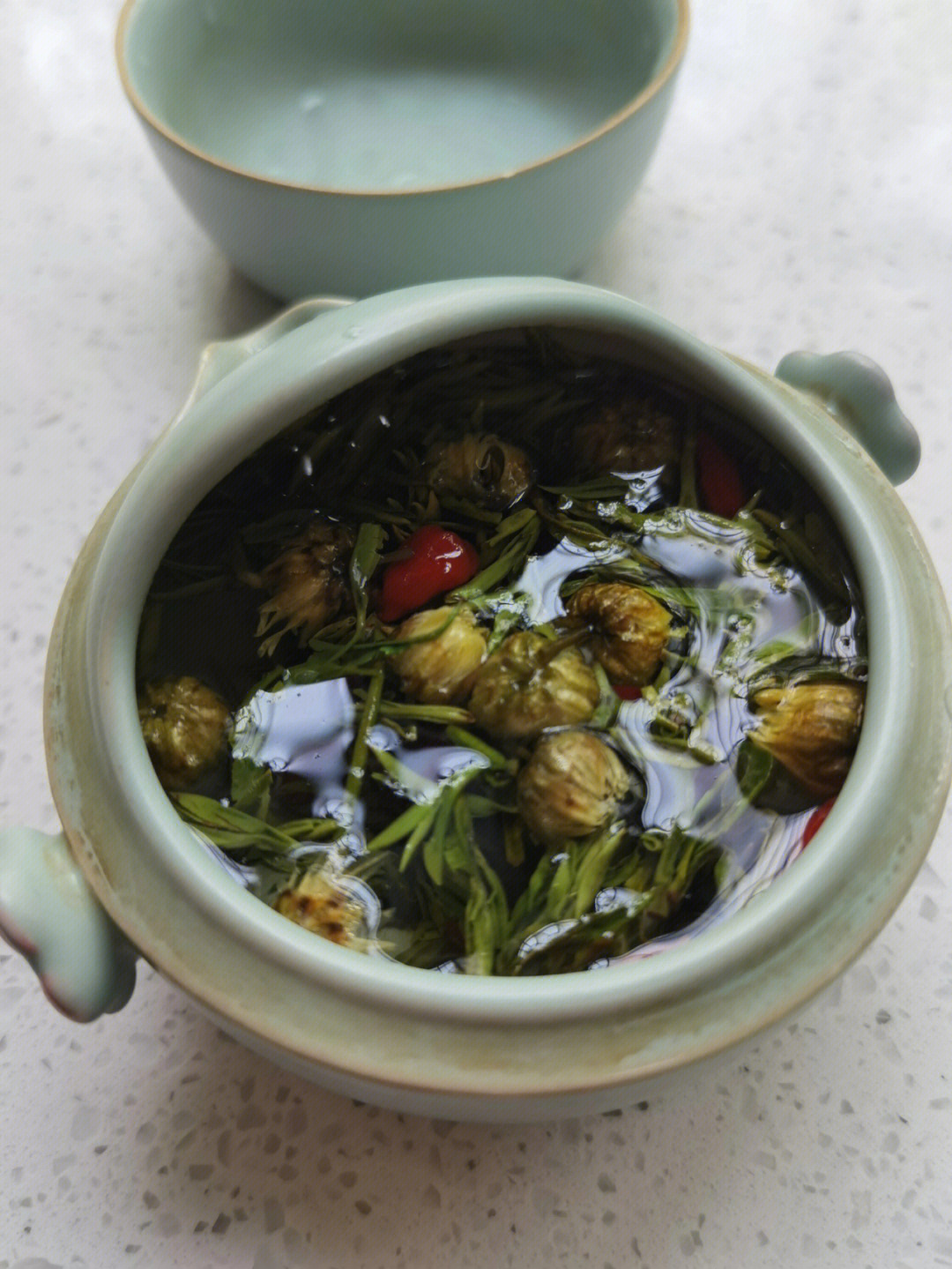 绿茶和菊花一起泡有什么好处？怎么抗衰老？